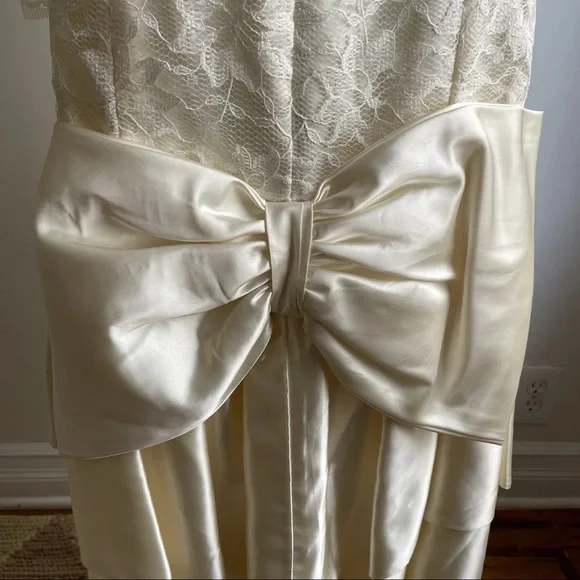 Vintage 60s Cream Wedding Dress ILGWU Drop Waist Bow Satin Lace Hi Lo Size Small - Picture 6 of 12